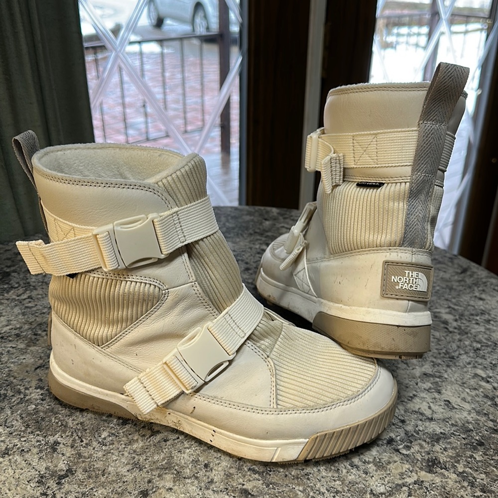 The North Face winter boots size 8